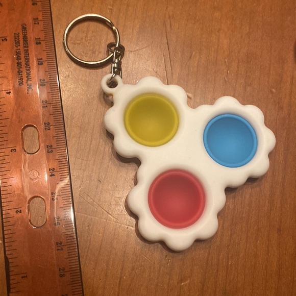 Bundle of 4 fidget toys - Picture 5 of 6